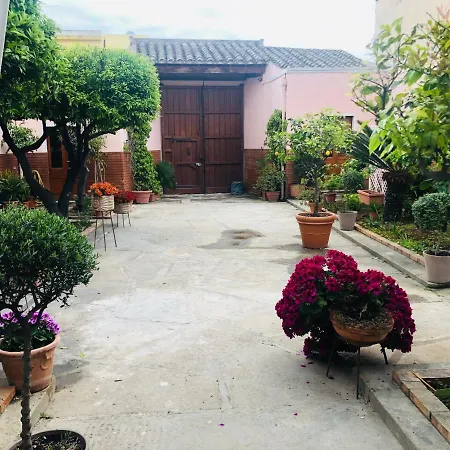 La Campidanese Guest house *