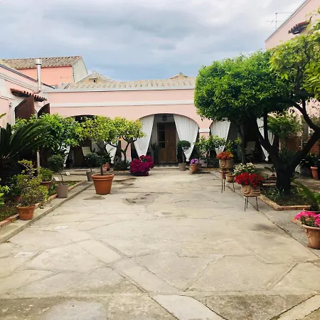 La Campidanese Guest house *
